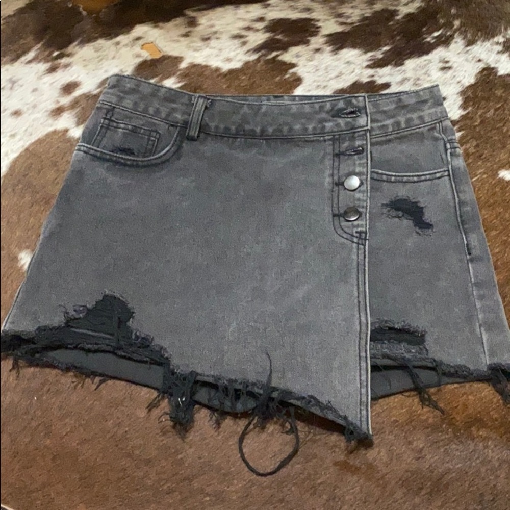 Distressed skort